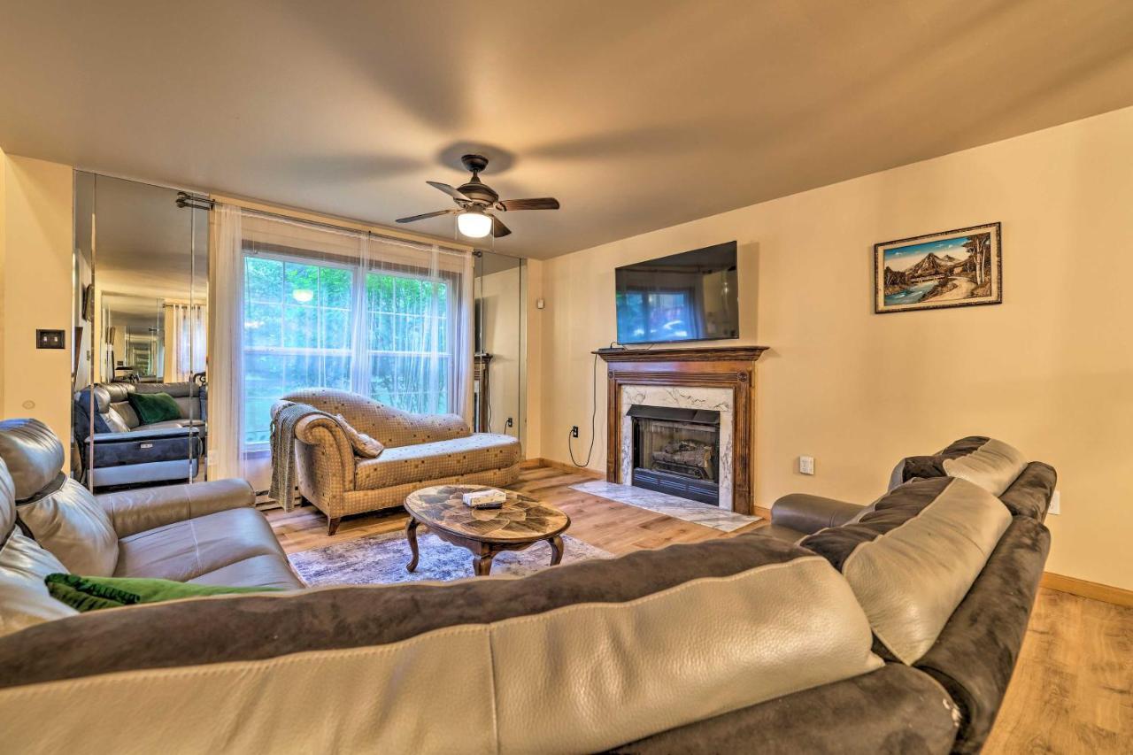 Spacious Tobyhanna Home With Lake Access And Fire Pit! Екстериор снимка