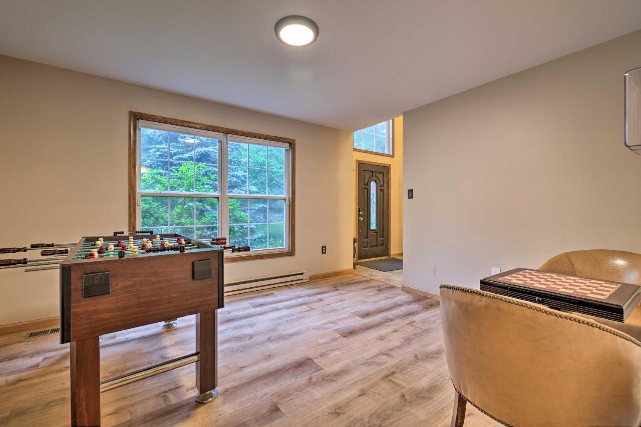 Spacious Tobyhanna Home With Lake Access And Fire Pit! Екстериор снимка