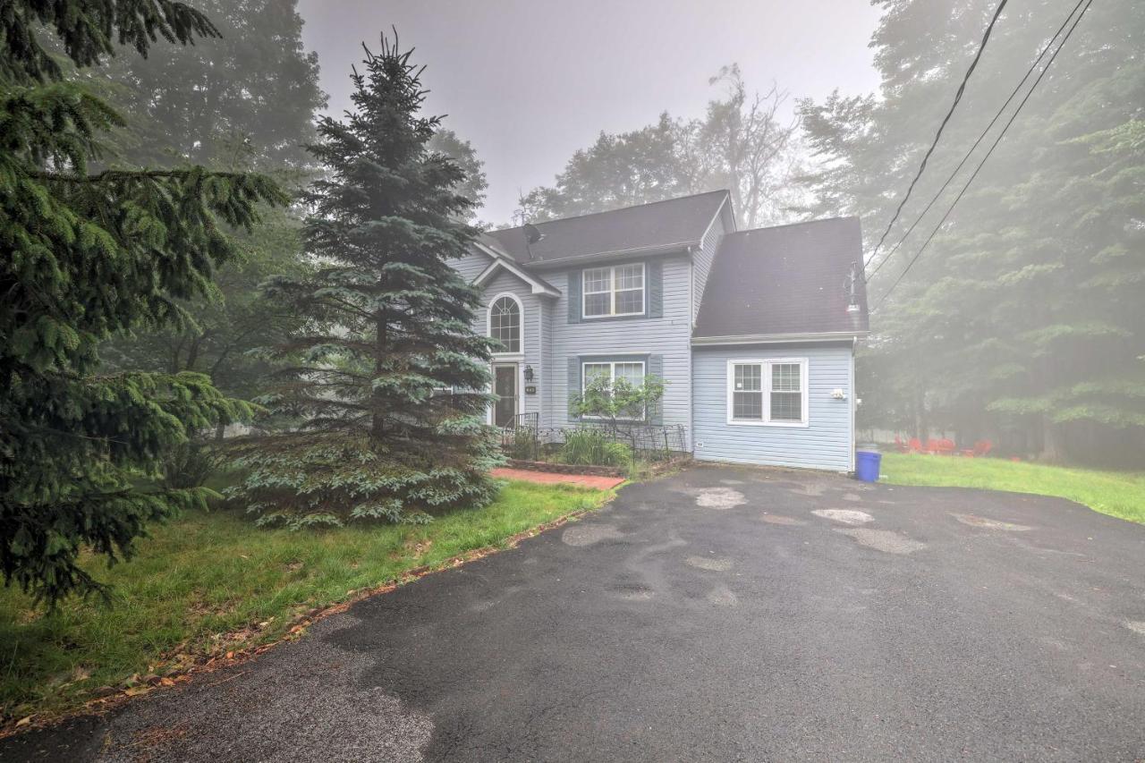 Spacious Tobyhanna Home With Lake Access And Fire Pit! Екстериор снимка