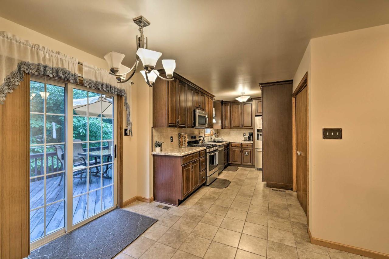 Spacious Tobyhanna Home With Lake Access And Fire Pit! Екстериор снимка